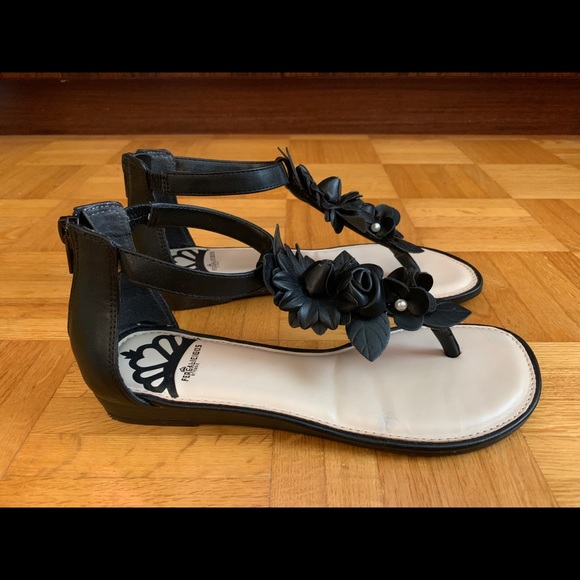 Fergalicious By Fergie Black Flowers Sandal 6 - Picture 8 of 12